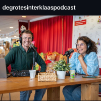 De schouders Esther Blom van Stichting Sintvoorieder1 is de ultieme hulpsint